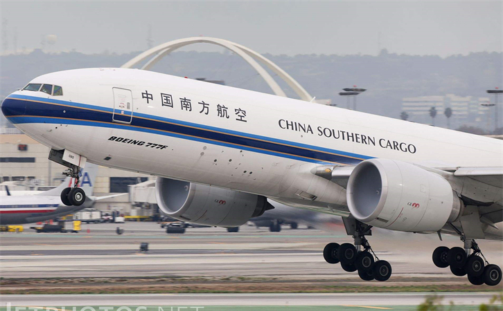 空運(yùn)天津?yàn)I海機(jī)場(chǎng)